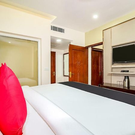 Capital O 37152 Naveen Continental Prayagraj Extérieur photo