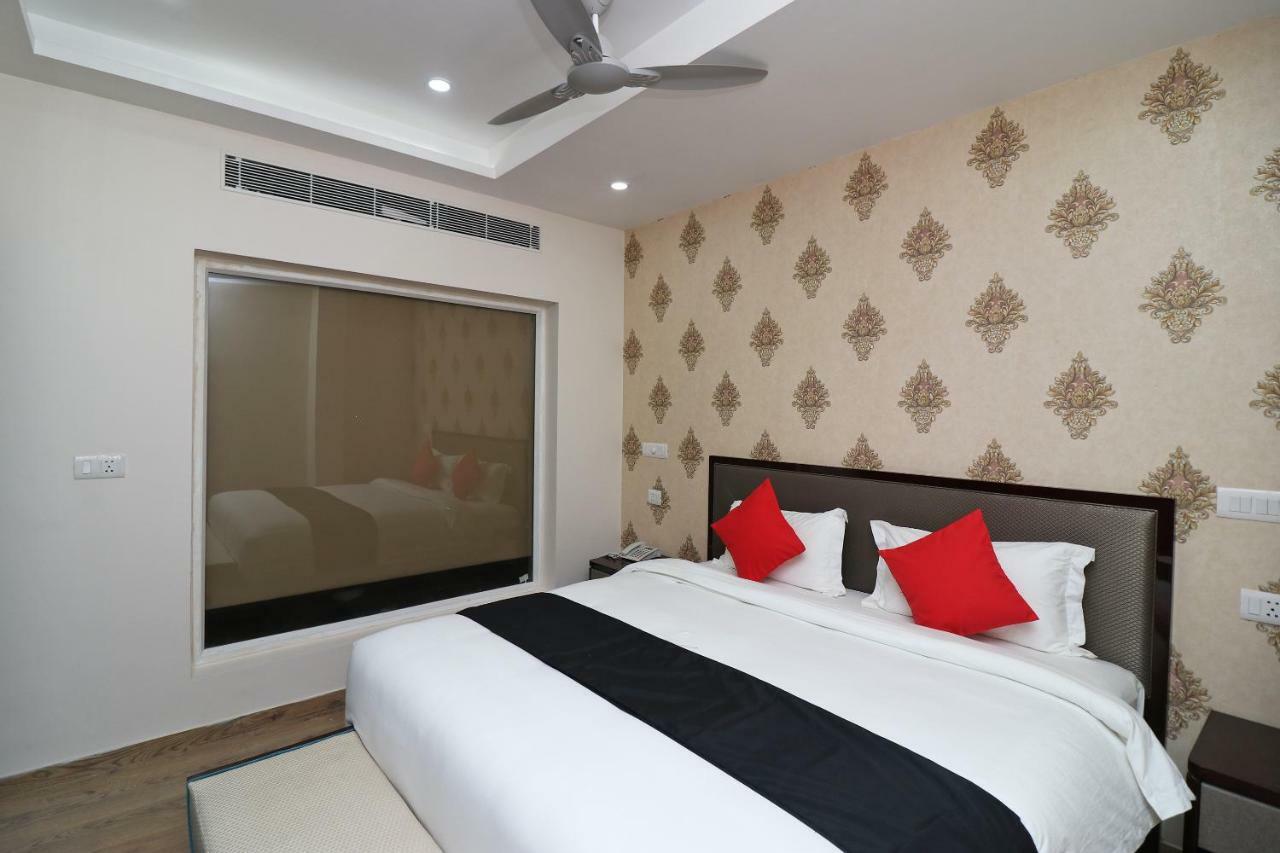 Capital O 37152 Naveen Continental Prayagraj Extérieur photo