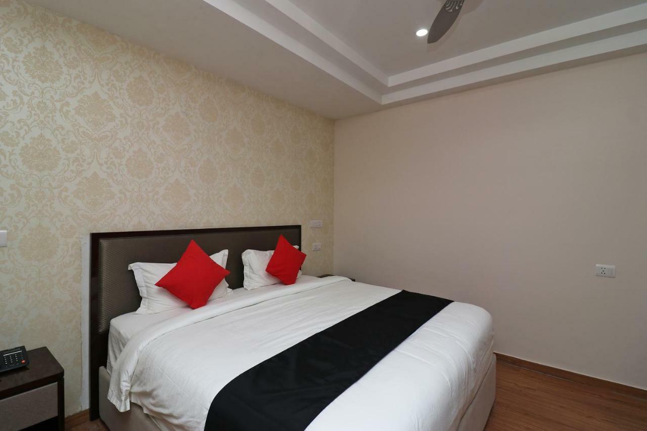 Capital O 37152 Naveen Continental Prayagraj Extérieur photo