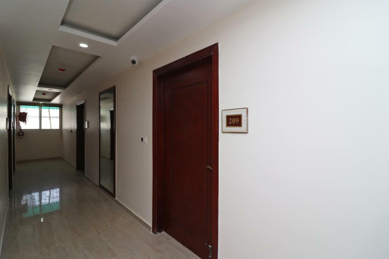 Capital O 37152 Naveen Continental Prayagraj Extérieur photo