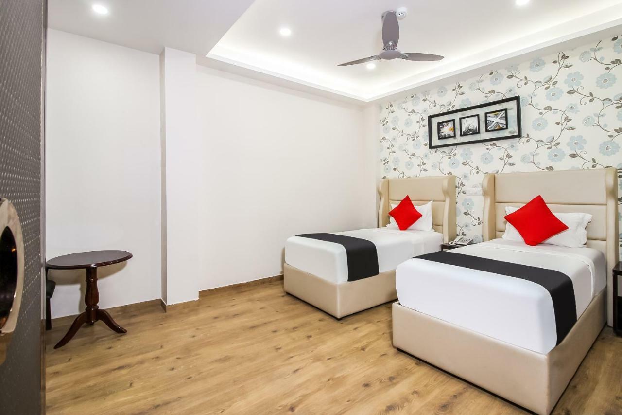 Capital O 37152 Naveen Continental Prayagraj Extérieur photo